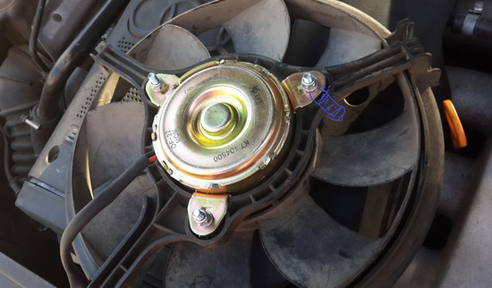 Как самостоятельно заменить электродвигатель вентилятора кондиционера Audi А6