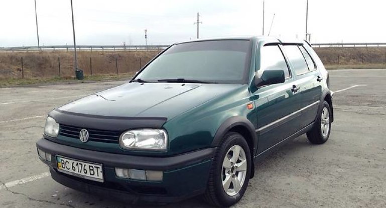 Ремонт заднего дворника на автомобиле Volkswagen Golf 3