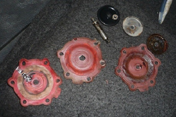 Диагностика и самостоятельный ремонт механического топливного бензонасоса ВАЗ 2108 Диагностика и самостоятельный ремонт механического топливного бензонасоса ВАЗ 2108