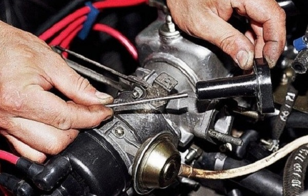 Диагностика и самостоятельный ремонт механического топливного бензонасоса ВАЗ 2108 Диагностика и самостоятельный ремонт механического топливного бензонасоса ВАЗ 2108