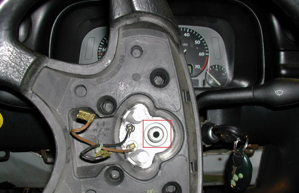 Самостоятельная замена нижнего подшипника рулевой колонки на автомобиле Volkswagen Vento Самостоятельная замена нижнего подшипника рулевой колонки на автомобиле Volkswagen Vento