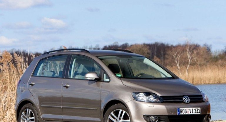 Как самостоятельно заменить радиатор на автомобиле Volkswagen Golf Plus