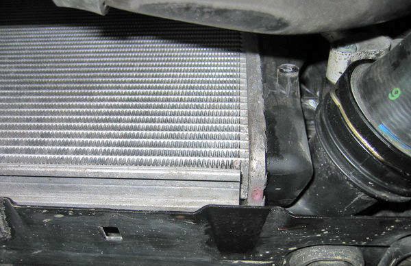 Как самостоятельно заменить радиатор на автомобиле Volkswagen Golf Plus