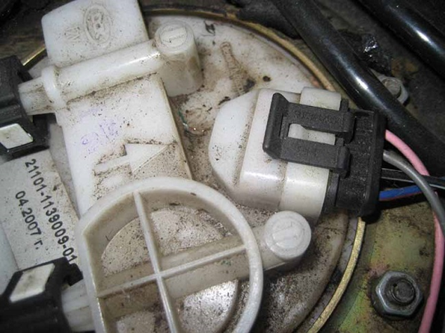 Диагностика и самостоятельный ремонт электрического бензонасоса ВАЗ 2108 Диагностика и самостоятельный ремонт электрического бензонасоса ВАЗ 2108