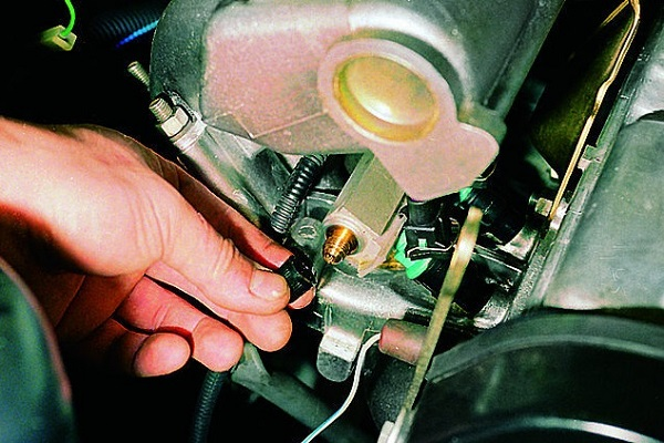 Диагностика и самостоятельный ремонт электрического бензонасоса ВАЗ 2108 Диагностика и самостоятельный ремонт электрического бензонасоса ВАЗ 2108