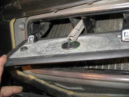 Самостоятельная чистка испарителя кондиционера на авто Audi 100