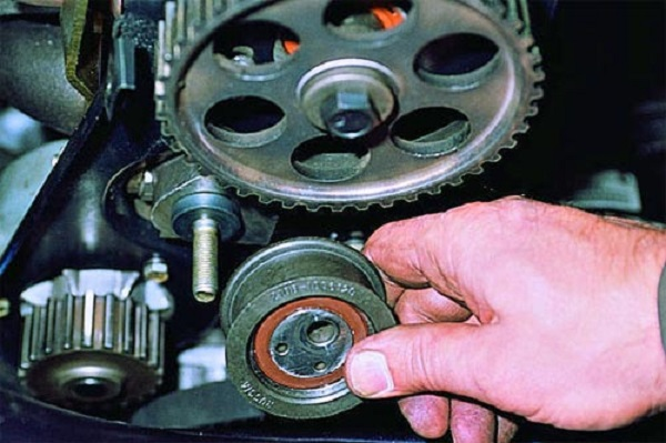 Как самому поменять ремень ГРМ на ВАЗ 2105: подробная инструкция Как самому поменять ремень ГРМ на ВАЗ 2105: подробная инструкция