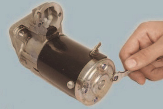 Самостоятельный ремонт стартера на автомобиле Renault Logan