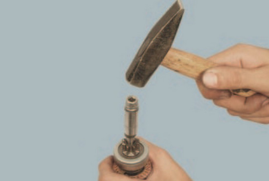 Самостоятельный ремонт стартера на автомобиле Renault Logan