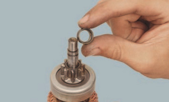 Самостоятельный ремонт стартера на автомобиле Renault Logan