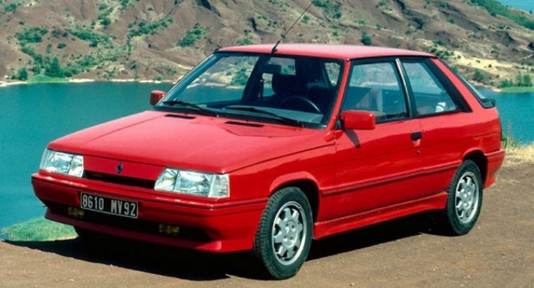 Замена передних тормозных колодок на автомобиле Renault 11 своими руками