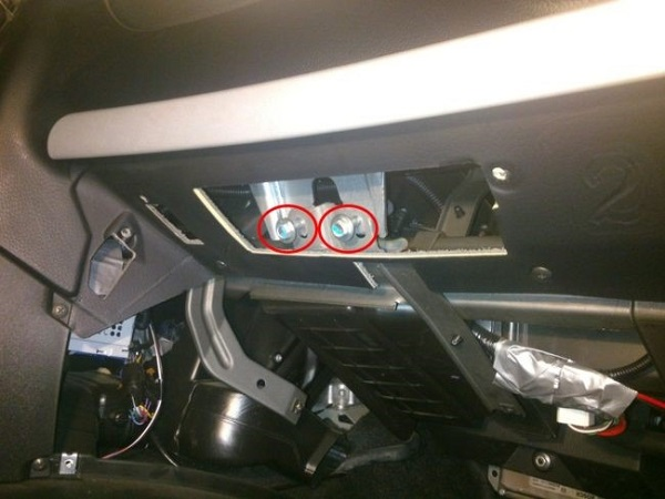 Меняем самостоятельно радиатор печки на Нива Шевроле