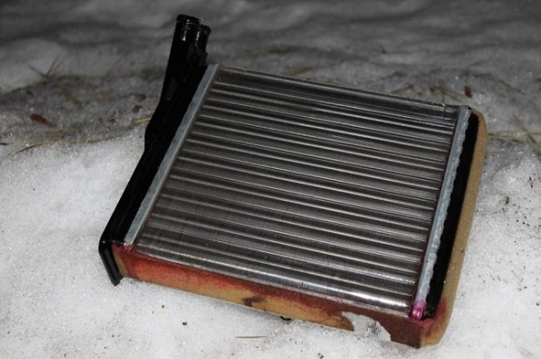 Меняем самостоятельно радиатор печки на Нива Шевроле