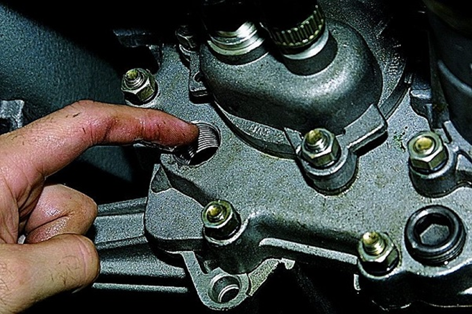 Полная замена масла на ВАЗ 21213 во всех агрегатах