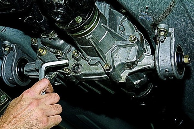 Полная замена масла на ВАЗ 21213 во всех агрегатах