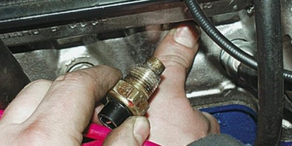 Как самостоятельно проверить и заменить ДТОЖ на ВАЗ 2107