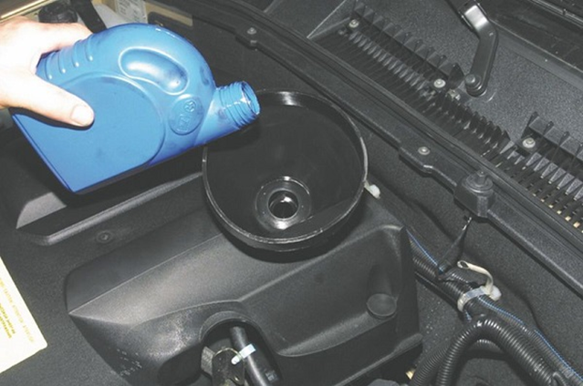 Меняем самостоятельно моторное масло на Шевроле Нива