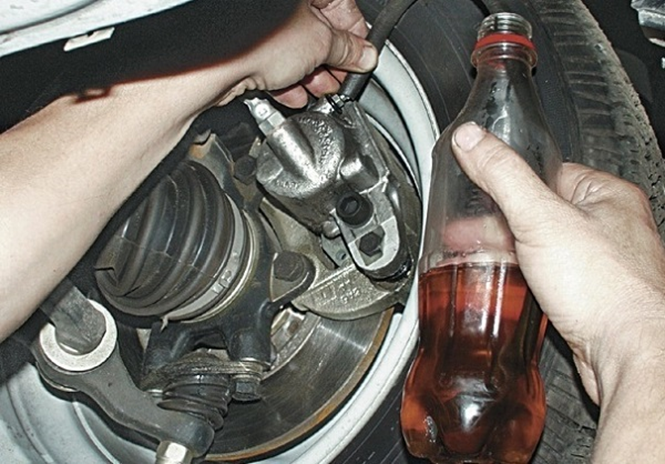 Ремонт тормозов ВАЗ 2109: прокачиваем тормозную систему Ремонт тормозов ВАЗ 2109: прокачиваем тормозную систему