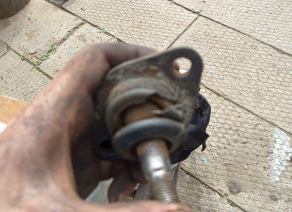 Диагностика и ремонт шаровых опор ВАЗ 2106