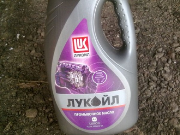 Замена масляного фильтра и масла в двигателе ВАЗ 2112 Замена масляного фильтра и масла в двигателе ВАЗ 2112