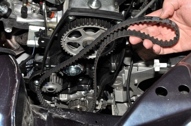 Как самостоятельно заменить ремень ГРМ на Лада Гранта