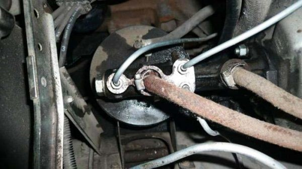 Ремонтируем своими руками главный тормозной цилиндр ВАЗ 2107 Ремонтируем своими руками главный тормозной цилиндр ВАЗ 2107