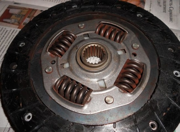 Как самостоятельно отремонтировать сцепление на Лада Калина