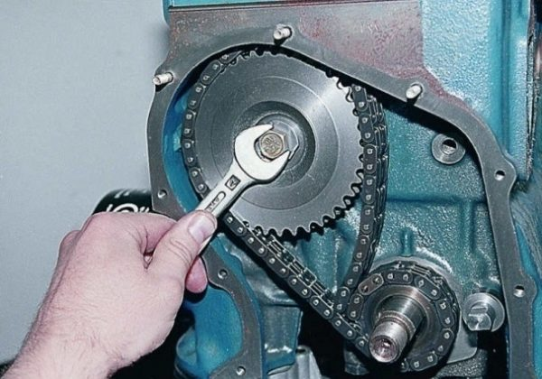 Ремонт цепного привода ГРМ на ВАЗ 2101