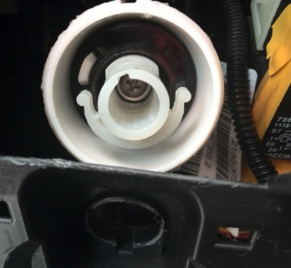 Не работает гидрокорректор фар на Лада Гранта: ремонт или замена Не работает гидрокорректор фар на Лада Гранта: ремонт или замена