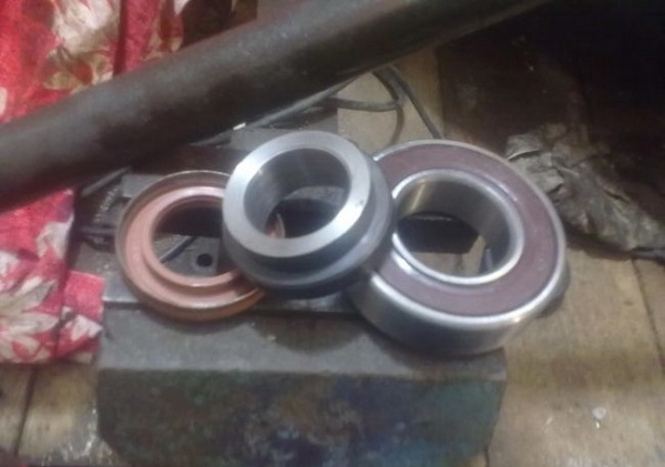 Как поменять подшипник полуоси на Нива Шевроле