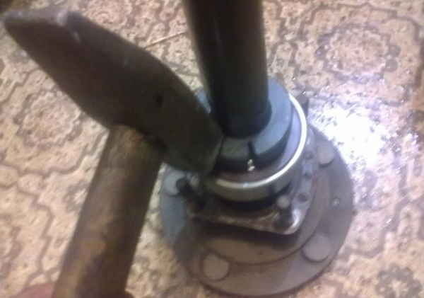 Как поменять подшипник полуоси на Нива Шевроле