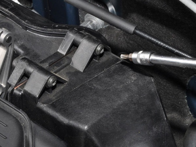 Как заменить воздушный фильтр на Лада Ларгус в домашних условиях