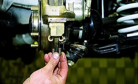 Как самостоятельно заменить тормозные колодки на ВАЗ 21213