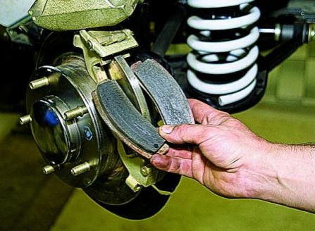 Как самостоятельно заменить тормозные колодки на ВАЗ 21213