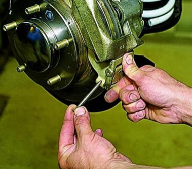 Как самостоятельно заменить тормозные колодки на ВАЗ 21213