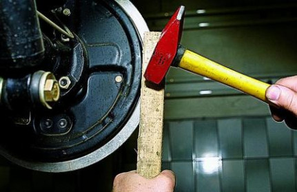 Как самостоятельно заменить тормозные колодки на ВАЗ 21213