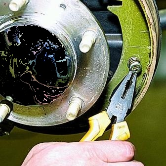 Как самостоятельно заменить тормозные колодки на ВАЗ 21213