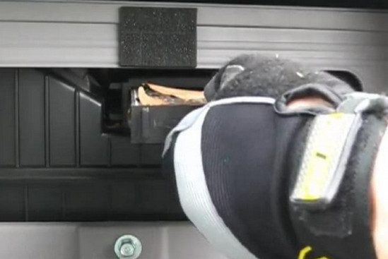 Самостоятельная замена салонного фильтра KIA Sorento