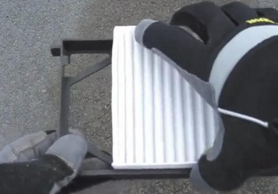 Самостоятельная замена салонного фильтра KIA Sorento