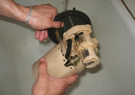 Обслуживание бензонасоса Kia Spectra собственными силами в условиях гаража