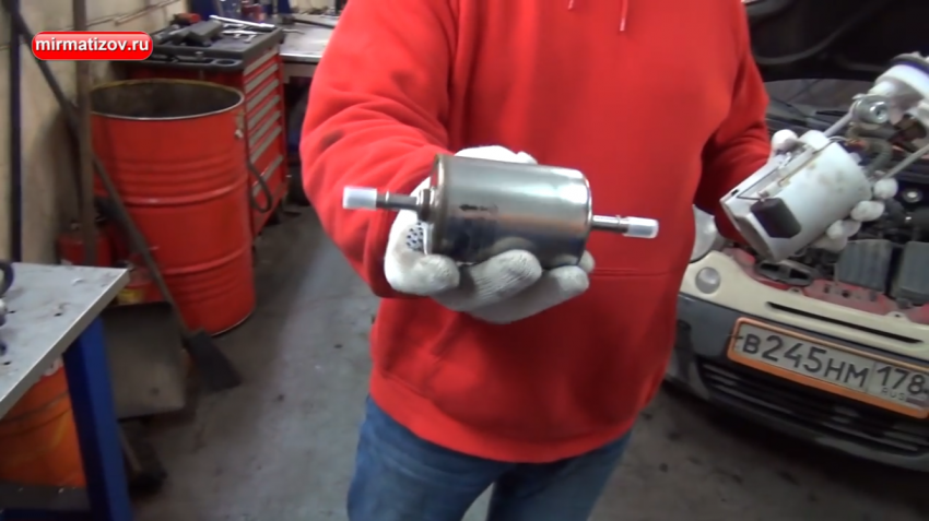 Почему двигатель глохнет при торможении?