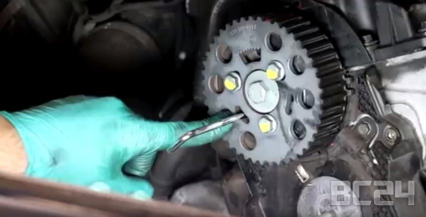 Как поменять ремень ГРМ своими руками видео, фото инструкция