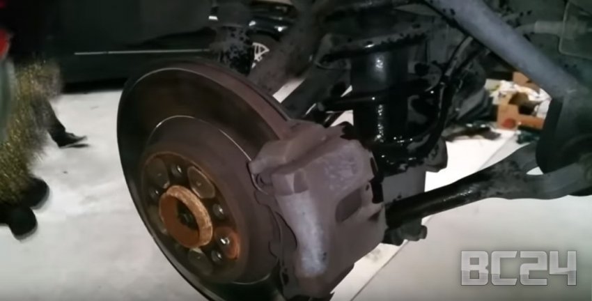 Как поменять тормозную жидкость своими руками с фото и видео