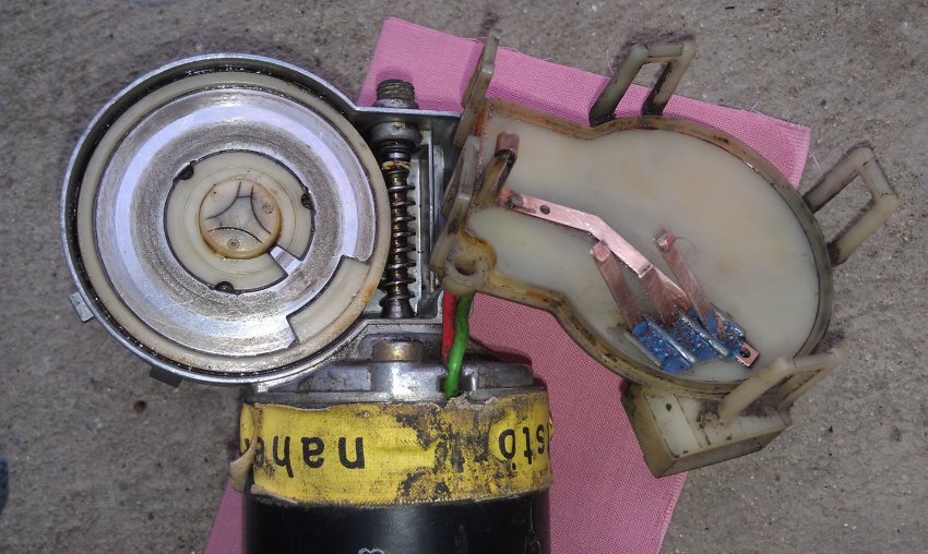 Ремонт заднего дворника на автомобиле Volkswagen Golf 3